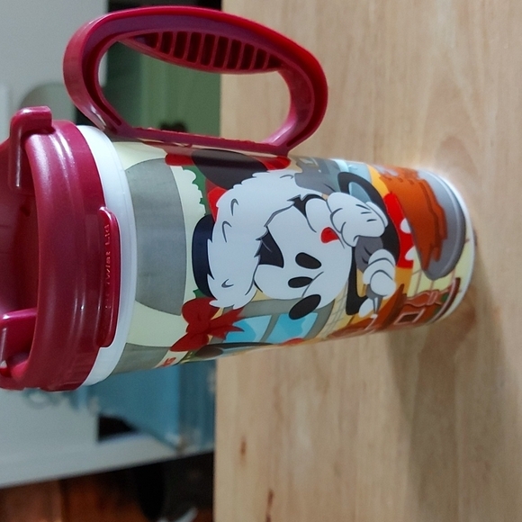 2018 Disney Parks Refillable Cup - Picture 2 of 5